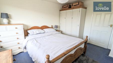 3 bedroom Semi-detached house for sale in Chatsworth Drive, Louth, LN11