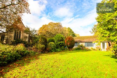 3 bedroom Detached bungalow for sale in Church End, North Somercotes, LN11