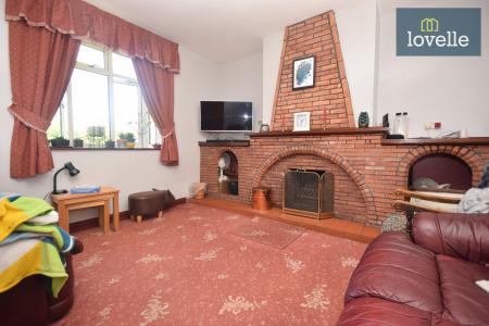 4 bedroom Semi-detached house for sale in Church Lane, Utterby, LN11
