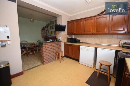 4 bedroom Semi-detached house for sale in Church Lane, Utterby, LN11