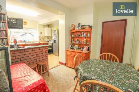 4 bedroom Semi-detached house for sale in Church Lane, Utterby, LN11