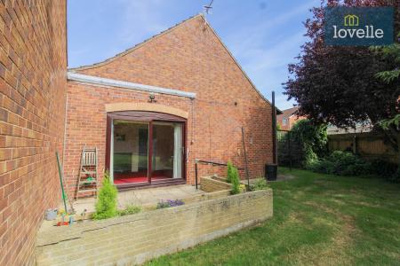 1 bedroom Bungalow for sale in Clare Court, Grimsby, DN34