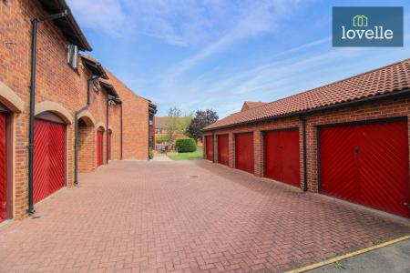 1 bedroom Bungalow for sale in Clare Court, Grimsby, DN34