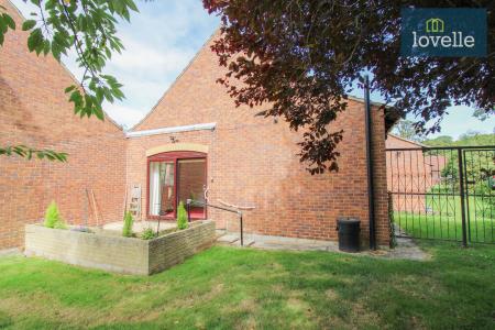 1 bedroom Bungalow for sale in Clare Court, Grimsby, DN34