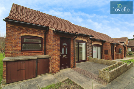 1 bedroom Bungalow for sale in Clare Court, Cambridge Park, Grimsby, DN34