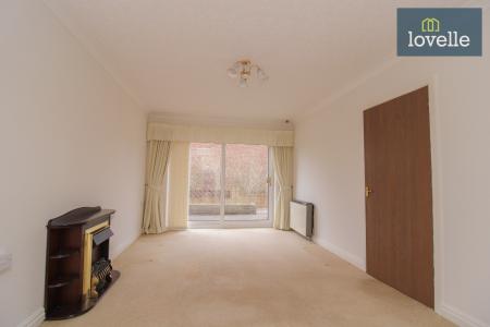 1 bedroom Bungalow for sale in Clare Court, Cambridge Park, Grimsby, DN34