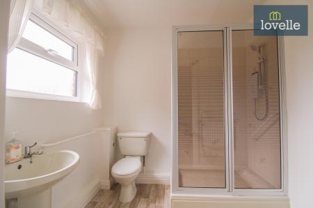 1 bedroom Bungalow for sale in Clare Court, Cambridge Park, Grimsby, DN34