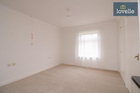 1 bedroom Bungalow for sale in Clare Court, Cambridge Park, Grimsby, DN34