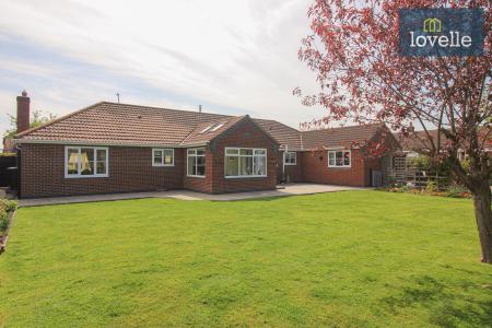 4 bedroom Detached bungalow for sale in Conisholme Road, North Somercotes, LN11