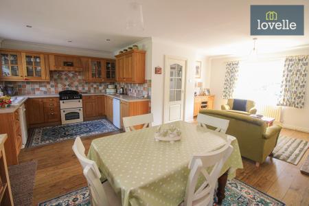 4 bedroom Detached bungalow for sale in Conisholme Road, North Somercotes, LN11