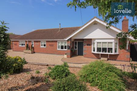 4 bedroom Detached bungalow for sale in Conisholme Road, North Somercotes, LN11
