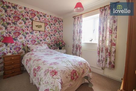 4 bedroom Detached bungalow for sale in Conisholme Road, North Somercotes, LN11