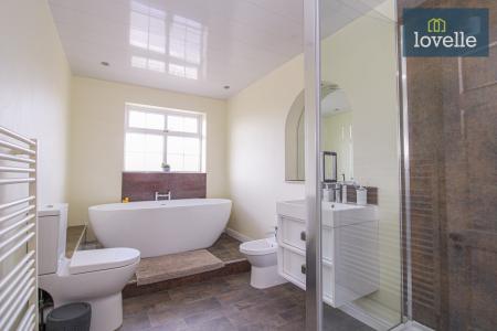 6 bedroom Detached house for sale in Cooper Lane, Grimsby, DN37