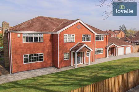 6 bedroom Detached house for sale in Cooper Lane, Grimsby, DN37