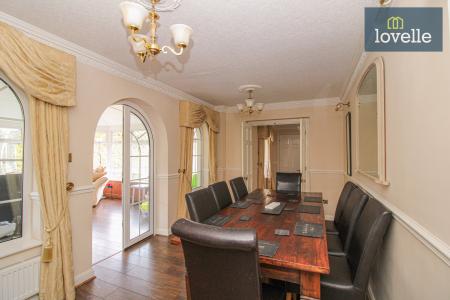 6 bedroom Detached house for sale in Cooper Lane, Grimsby, DN37