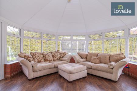 6 bedroom Detached house for sale in Cooper Lane, Grimsby, DN37