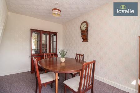3 bedroom Semi-detached bungalow for sale in Fairway, Waltham, DN37