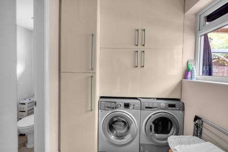 5 bedroom Semi-detached house for sale in Fords Avenue, Healing, DN41