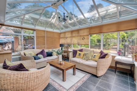 5 bedroom Semi-detached house for sale in Fords Avenue, Healing, DN41