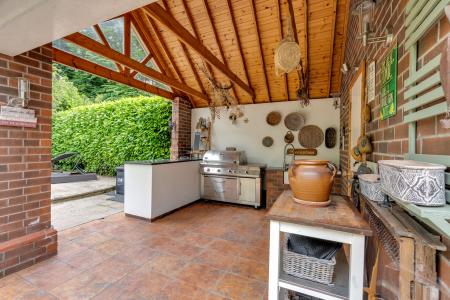 5 bedroom Semi-detached house for sale in Fords Avenue, Healing, DN41