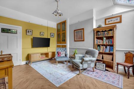 5 bedroom Semi-detached house for sale in Fords Avenue, Healing, DN41