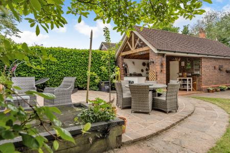 5 bedroom Semi-detached house for sale in Fords Avenue, Healing, DN41