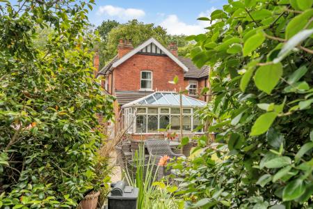 5 bedroom Semi-detached house for sale in Fords Avenue, Healing, DN41