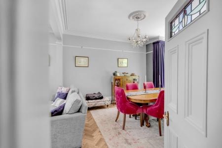 5 bedroom Semi-detached house for sale in Fords Avenue, Healing, DN41