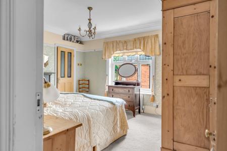 5 bedroom Semi-detached house for sale in Fords Avenue, Healing, DN41