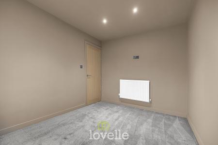 2 bedroom Detached bungalow for sale in Grainsby Avenue, Holton-le-Clay, DN36