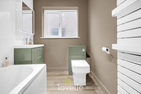 2 bedroom Detached bungalow for sale in Grainsby Avenue, Holton-le-Clay, DN36