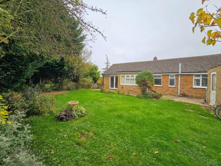 3 bedroom Bungalow for sale in Grange Lane, Utterby, LN11