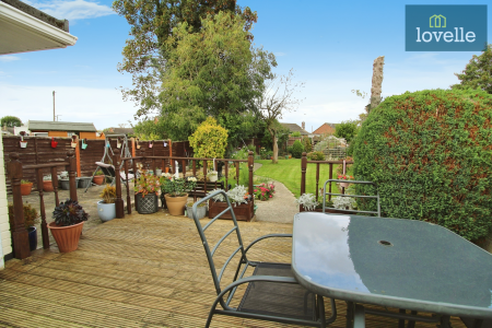 3 bedroom Semi-detached bungalow for sale in Healing Road, Stallingborough, DN41