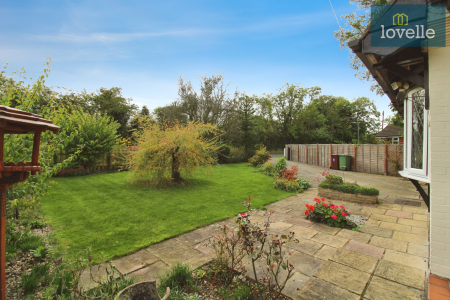 3 bedroom Semi-detached bungalow for sale in Healing Road, Stallingborough, DN41