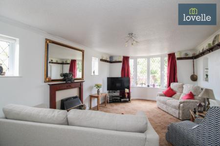 3 bedroom Semi-detached bungalow for sale in Healing Road, Stallingborough, DN41