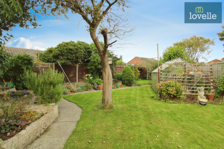 3 bedroom Semi-detached bungalow for sale in Healing Road, Stallingborough, DN41
