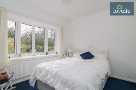 3 bedroom Semi-detached bungalow for sale in Healing Road, Stallingborough, DN41