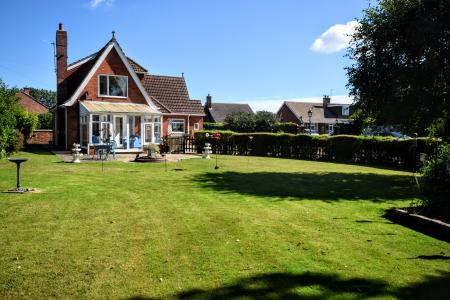 3 bedroom Detached house for sale in High Street, Grainthorpe, LN11