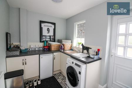 3 bedroom Detached bungalow for sale in Holywell Lane, Utterby, LN11