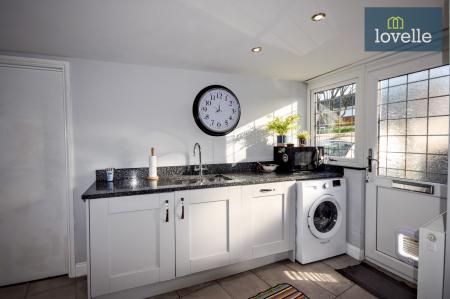 4 bedroom Bungalow for sale in Hunter Place, Louth, LN11