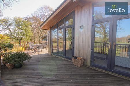 4 bedroom Detached bungalow for sale in Kenwick Park, Louth, LN11