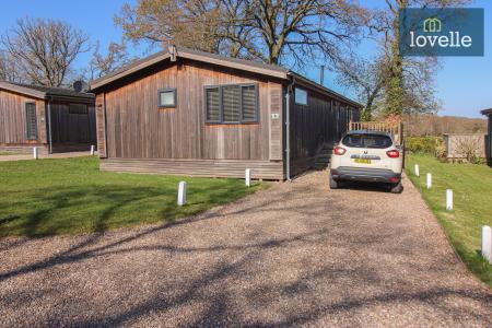 4 bedroom Detached bungalow for sale in Kenwick Park, Louth, LN11