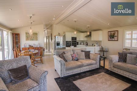 4 bedroom Detached bungalow for sale in Kenwick Park, Louth, LN11