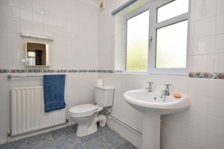 4 bedroom Detached bungalow for sale in Kenwick Pastures, Louth, LN11