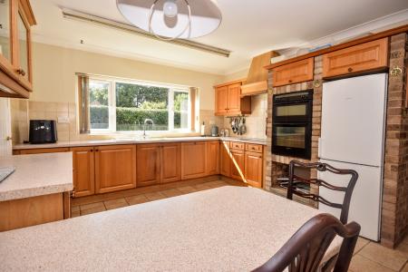 4 bedroom Detached bungalow for sale in Kenwick Pastures, Louth, LN11