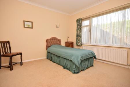 4 bedroom Detached bungalow for sale in Kenwick Pastures, Louth, LN11