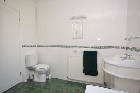 4 bedroom Detached bungalow for sale in Kenwick Pastures, Louth, LN11