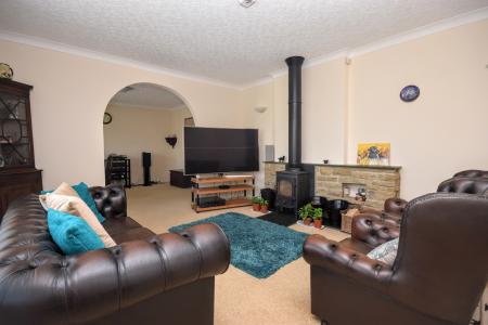 4 bedroom Detached bungalow for sale in Kenwick Pastures, Louth, LN11