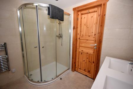 4 bedroom Log Cabin for sale in Kenwick Retreat, Louth, LN11