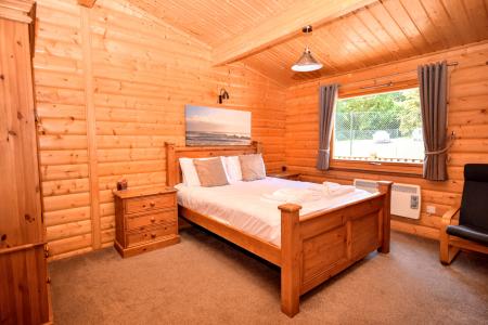 4 bedroom Log Cabin for sale in Kenwick Retreat, Louth, LN11